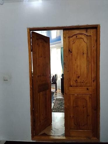 дом дордой: 📍ул. 8 марта 🔘5-комнат 🔘121м² Продаётся двухэтажный дом в районе — 8