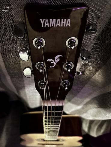 тима: Электроакустическая гитара Yamaha (реплика дредноут с вырезом) - — 2