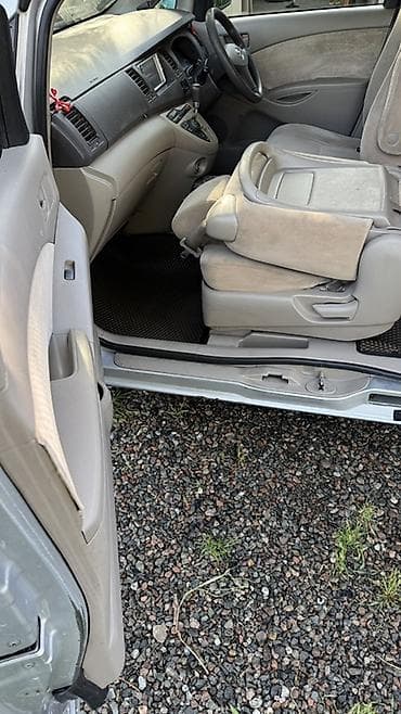 Toyota: Toyota Isis: 2006 г., 1.8 л, Автомат, Газ, Минивэн — 9