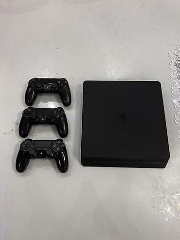 dualshock 4: Игровая консоль Sony PlayStation 4 Slim с комплектом из трех — 1