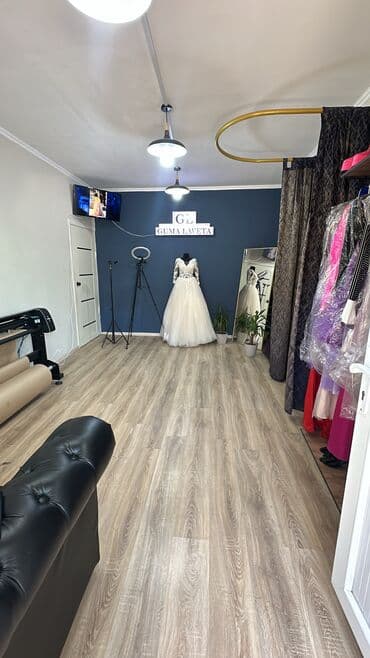 производство пакетов: Требуется Портная и Реставратор — 1