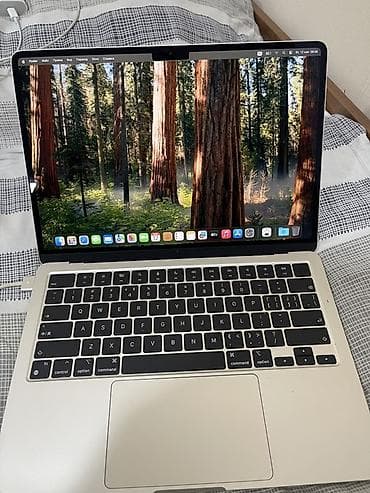 thunder: Apple MacBook Air 13" (чип Apple M2), цвет Starlight - Экран 13.6" — 1