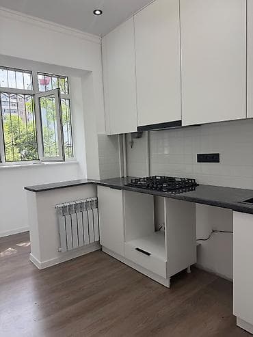 старыи толчок: 3 комнаты, 70 м², Золотой квадрат 105 серия, 2 этаж — 7