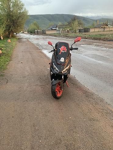 бишкек скутер: Скутер/мопед городского типа, черный с красными акцентами — 2