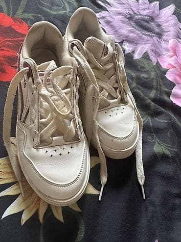 Жеке буюмдар: Эркектердин кроссовкасы, 37, Колдонулган, түсү - Ак, Өзү алып кетүү — 1