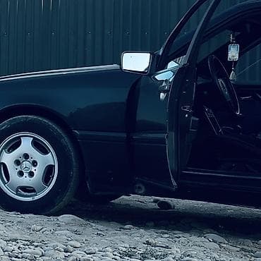 Транспорт: Mercedes-Benz C-Class: 1994 г., Механика, Бензин, Седан — 6