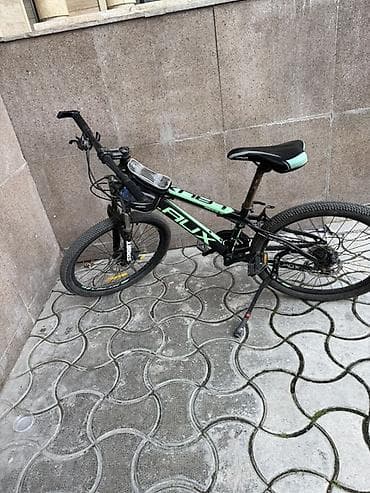 велик лаукс: Горный велосипед Laux (рама с надписью LAUX), размер колес около 26" — 3