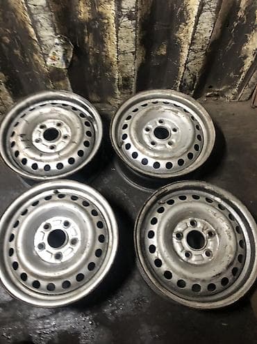 Шиналар: Дисктер R 15 Комплект, тешиктери - 5, Колдонулган — 2