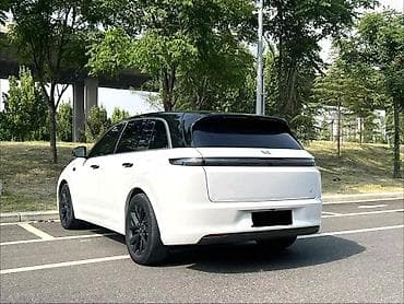 Lixiang: Lixiang L7: 2023 г., 1.5 л, Автомат — 4