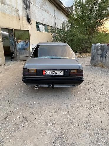 каробка вольво: Audi 100: 1989 г., 2.3 л, Механика, Газ, Седан — 5