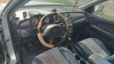 прикуриватель outback: Mitsubishi Outlander: 2004 г., 2 л, Механика, Бензин, Кроссовер — 4