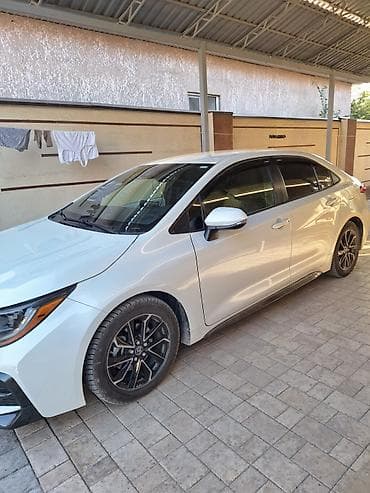 corolla: Toyota Corolla: 2021 г., 2 л, Бензин, Седан — 2