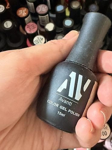 Оборудование для салонов красоты: Большой набор материалов для маникюра (гелевые лаки и базы) — 3