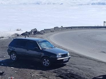 Volkswagen Golf: 1993 г., 1.8 л, Механика, Бензин, Хэтчбэк