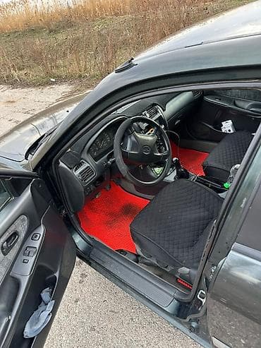 mazda 326: Mazda 626: 1999 г., 2 л, Ручные, Газ, Седан — 2