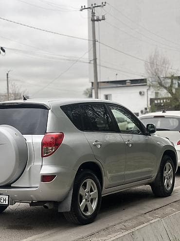 кожух запаски: Toyota RAV4: 2006 г., 2 л, Бензин, Кроссовер — 2