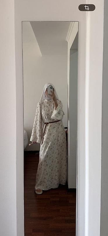 Женская одежда: Платье макси с цветочным принтом - Длина: в пол - Посадка: свободная — 1