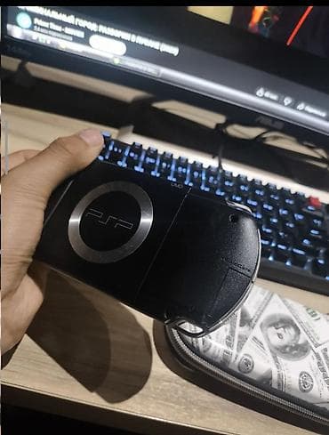 Техника жана электроника: Sony PSP (PlayStation Portable) с чехлом - Модель: серия PSP — 5