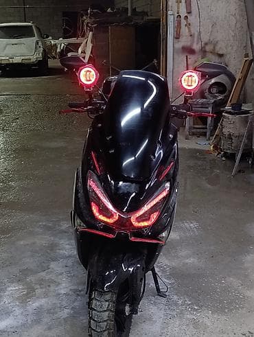 Скутер/мопед макси спорт городского класса, белый, с агрессивной