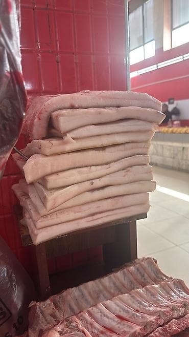 мясо продажа: СВИНИНА

猪肉。家养猪肉，非常美味。每天都有新鲜猪肉供应。

现有以下部位：
	•	后腿肉
	•	前腿肉
	•	猪排和排骨
	•	五 — 9