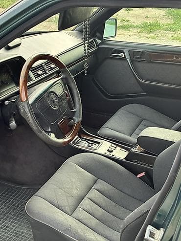 bmw e9: Mercedes-Benz E-Class: 1995 г., Седан — 6