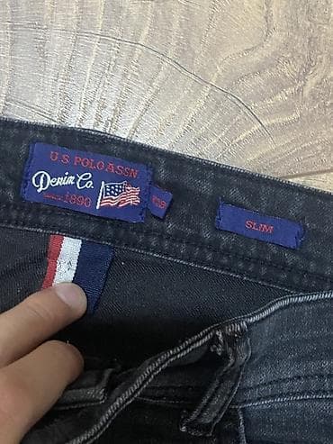 черные часы: Мужские джинсы U.S. Polo Assn. Denim Co., модель SLIM. - Посадка — 3