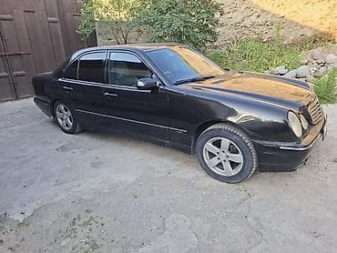 значки на мерседес: Mercedes-Benz E-Class: 2000 г., Седан — 3