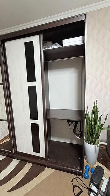 стол зеркало: Шкаф-купе с зеркальной дверью. Шкаф-купе с зеркалом, трёхдверный — 3