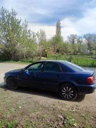 tesla model 3: Audi A4: 1996 г., Седан — 6