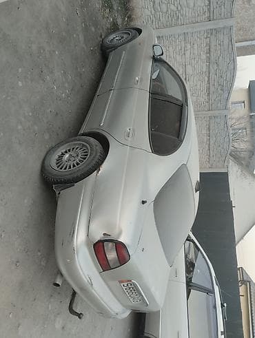 заз 965: Легковой автомобиль седан, серебристый цвет. 4 двери, 5 мест. Передний — 3