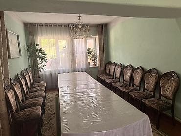 Большой стол классического стиля для больших гостиных и стулья 12 at lalafo.kg Большой стол классического стиля для больших гостиных и стулья 12