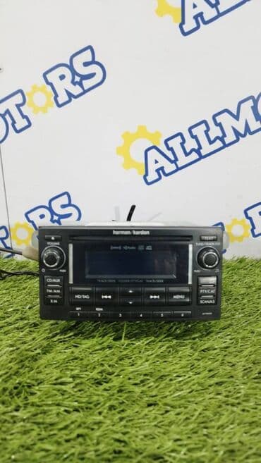 магнитола с выдвижным экраном: Subaru Forester 2014 год, магнитола — 1