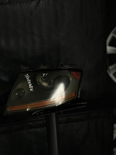 led lights: Передняя левая фара Audi 2006 г., Б/у, Оригинал, Япония — 1