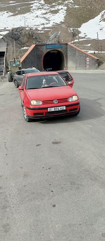 Volkswagen Golf: 1999 г., 1.6 л, Механика, Бензин, Хэтчбэк