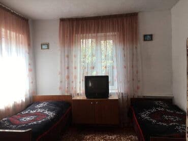 пол дома бишкеке: Дом, 100 м², 6 комнат, Собственник, Старый ремонт — 9