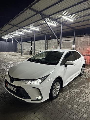 byd plus: Toyota Corolla: 2019 г., 1.8 л, Вариатор, Гибрид, Седан — 2
