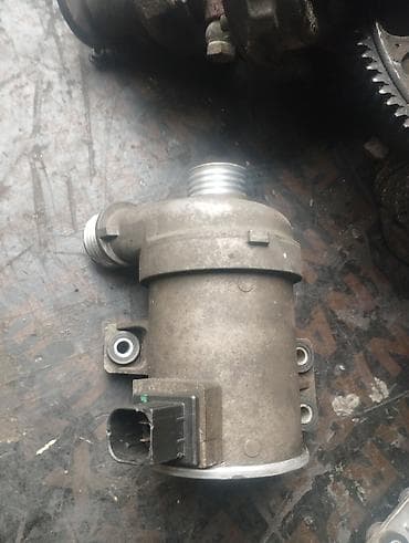 bmw 2007: Продаю помпу на BMW для N серии мотора — 1