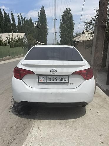 Toyota Corolla: 2019 г., 1.8 л, Автомат, Седан — 2