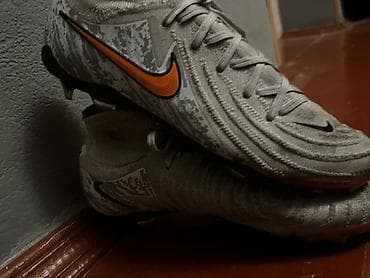 бутсы nike: Бутсы для футбола (2 пары) 1) Adidas Predator (бело‑серые с чёрными — 2