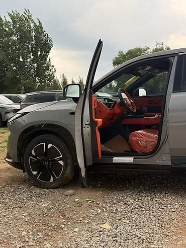 Toyota bZ3X: 2026 г., Электромобиль, Кроссовер — 3