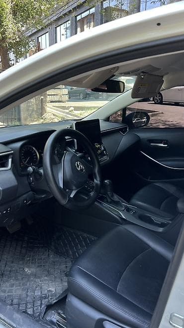 prius v: Toyota Corolla: 2020 г., 1.8 л, Автомат, Гибрид, Седан — 2