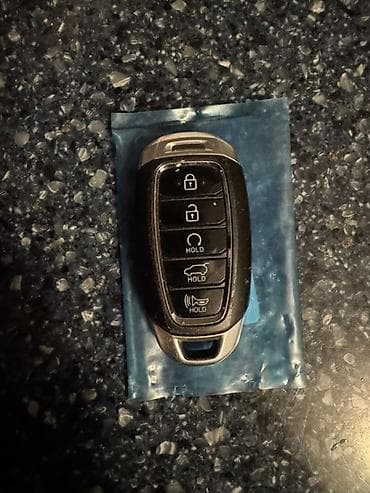 Детали электрики авто: Ключ Hyundai Оригинал — 2