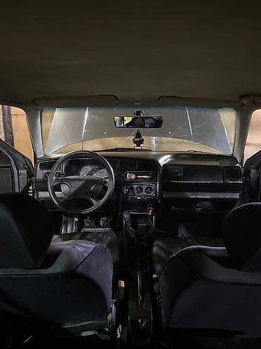 Volkswagen Golf: 1993 г., 1.8 л, Кол менен иштөөчү, Бензин, Хетчбек — 5