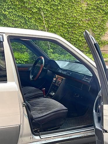 audi 100 сатып алуу: Mercedes-Benz W124: 1993 г., 2.2 л, Кол менен иштөөчү, Седан — 3