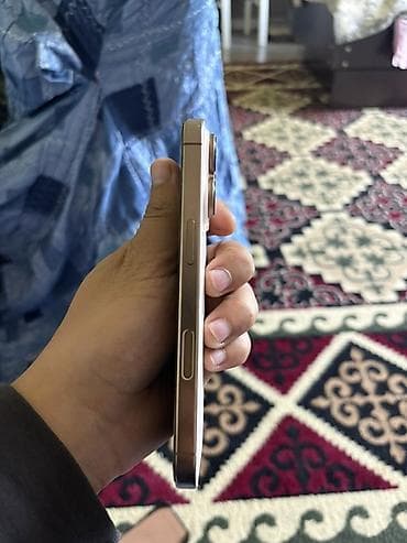 mi curved: IPhone 16 Pro, Б/у, 256 ГБ, Золотой, Чехол, Кабель, Коробка, 93 % — 3