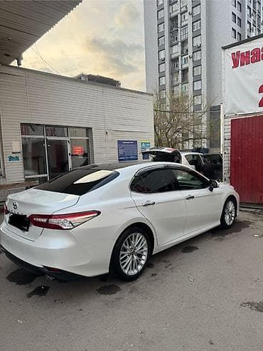 chevrolet camara: Toyota Camry: 2018 г., 2.5 л, Автомат, Бензин, Седан — 1