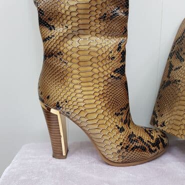 сапоги из натурального меха и кожи: Продаю сапоги из натуральной кожи, 38р,обувала несколько раз, в — 3