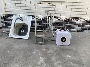 Сантехника: Комплект для обустройства мини‑мойки/санузла и бытовые приборы: - — 1