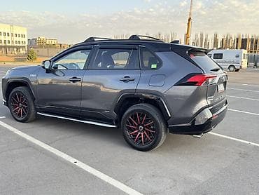 авто в такси: Toyota RAV4: 2021 г., 2.5 л, Гибрид, Кроссовер — 3