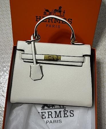 Кол сааттар: Классикалык сумка, Материалы: Нукура булгаары, Чечилме кайыш, Аялдарга, Жаңы — 2